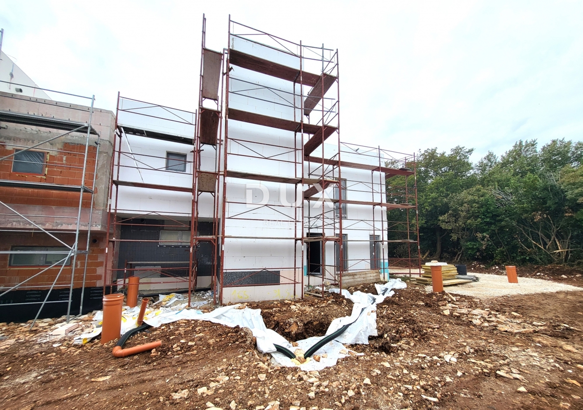 ISTRA, MEDULIN - Hiša z bazenom, strešno teraso in pogledom na morje