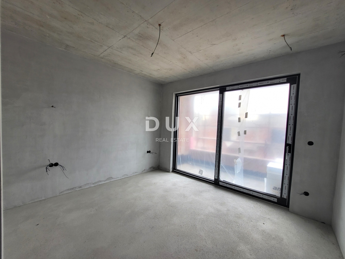 ISTRA, MEDULIN - Hiša z bazenom, strešno teraso in pogledom na morje