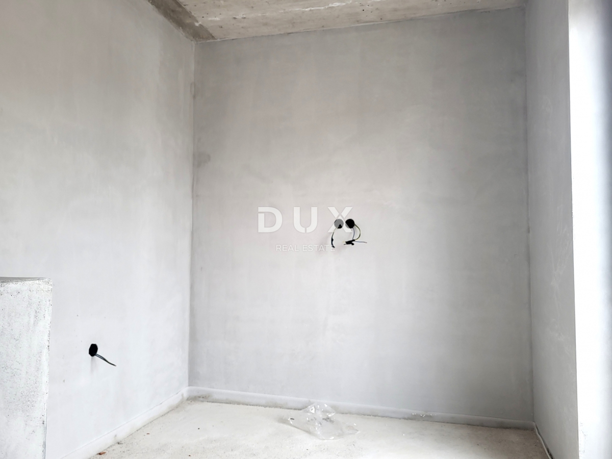 ISTRA, MEDULIN - Hiša z bazenom, strešno teraso in pogledom na morje