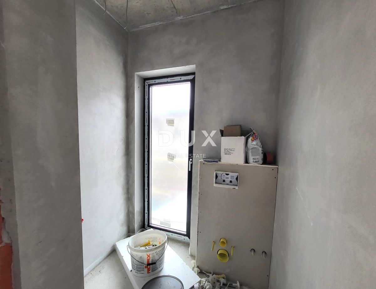 ISTRA, MEDULIN - Hiša z bazenom, strešno teraso in pogledom na morje