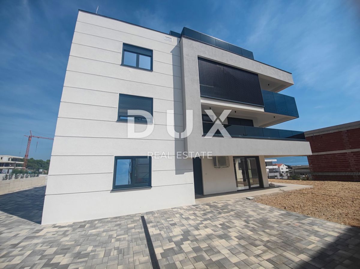 MESTO KRK, CENTER - Dvonadstropni penthouse z bazenom in panoramskim razgledom