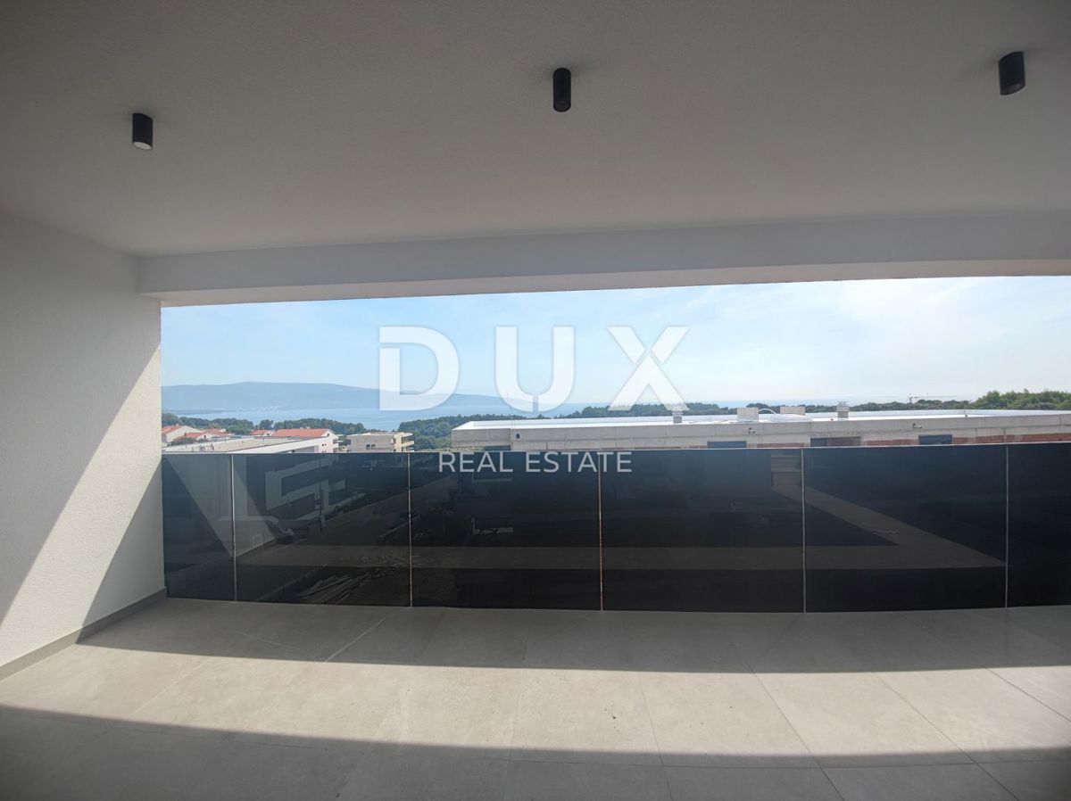 MESTO KRK, CENTER - Dvonadstropni penthouse z bazenom in panoramskim razgledom