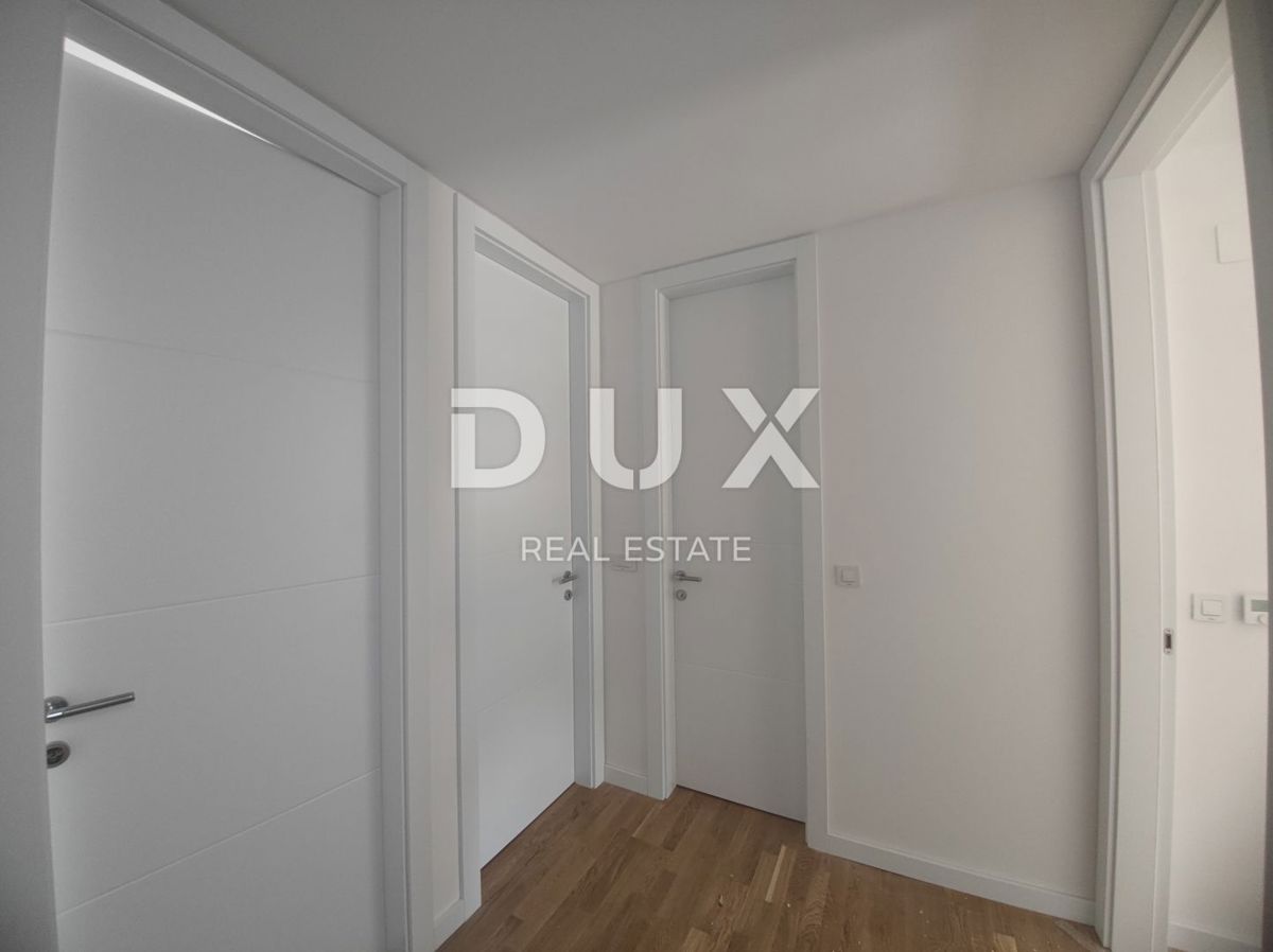 MESTO KRK, CENTER - Dvonadstropni penthouse z bazenom in panoramskim razgledom