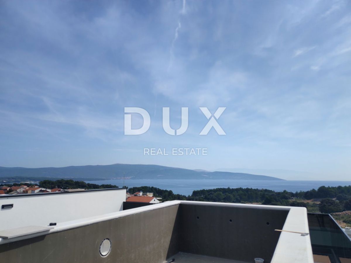 MESTO KRK, CENTER - Dvonadstropni penthouse z bazenom in panoramskim razgledom