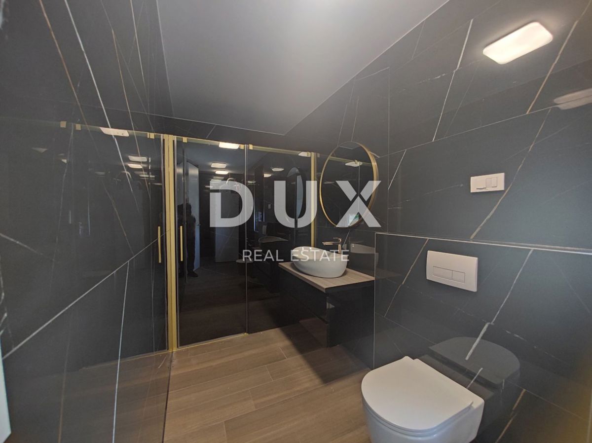 MESTO KRK, CENTER - Dvonadstropni penthouse z bazenom in panoramskim razgledom