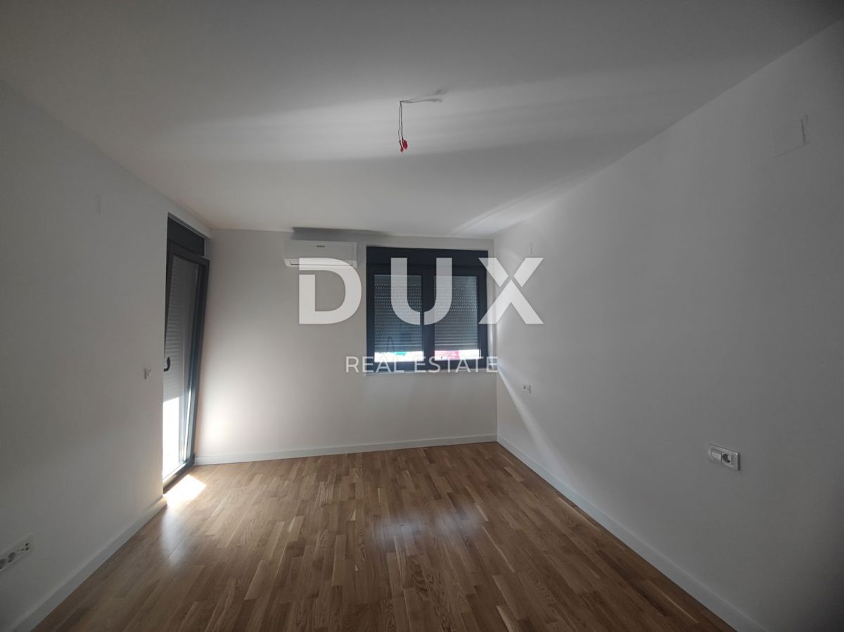 MESTO KRK, CENTER - Dvonadstropni penthouse z bazenom in panoramskim razgledom