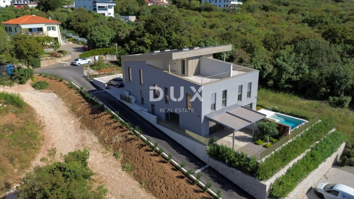 RIJEKA, KOSTRENA - ekskluzivno stanovanje z jacuzzijem - novogradnja s panoramskim pogledom na morje! PRILOŽNOST!