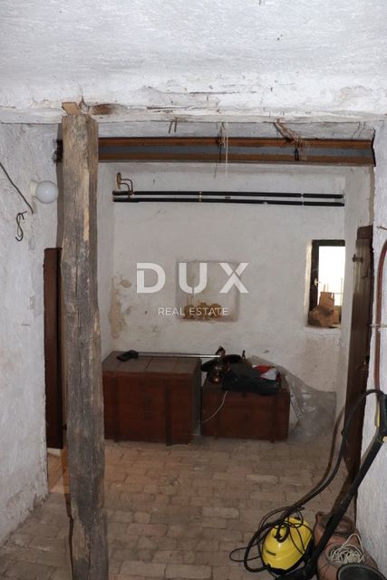 OPATIJA, POBRI - Vila iz leta 1886 s kamnitimi starinami