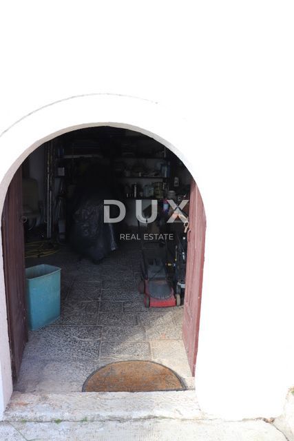 OPATIJA, POBRI - Vila iz leta 1886 s kamnitimi starinami