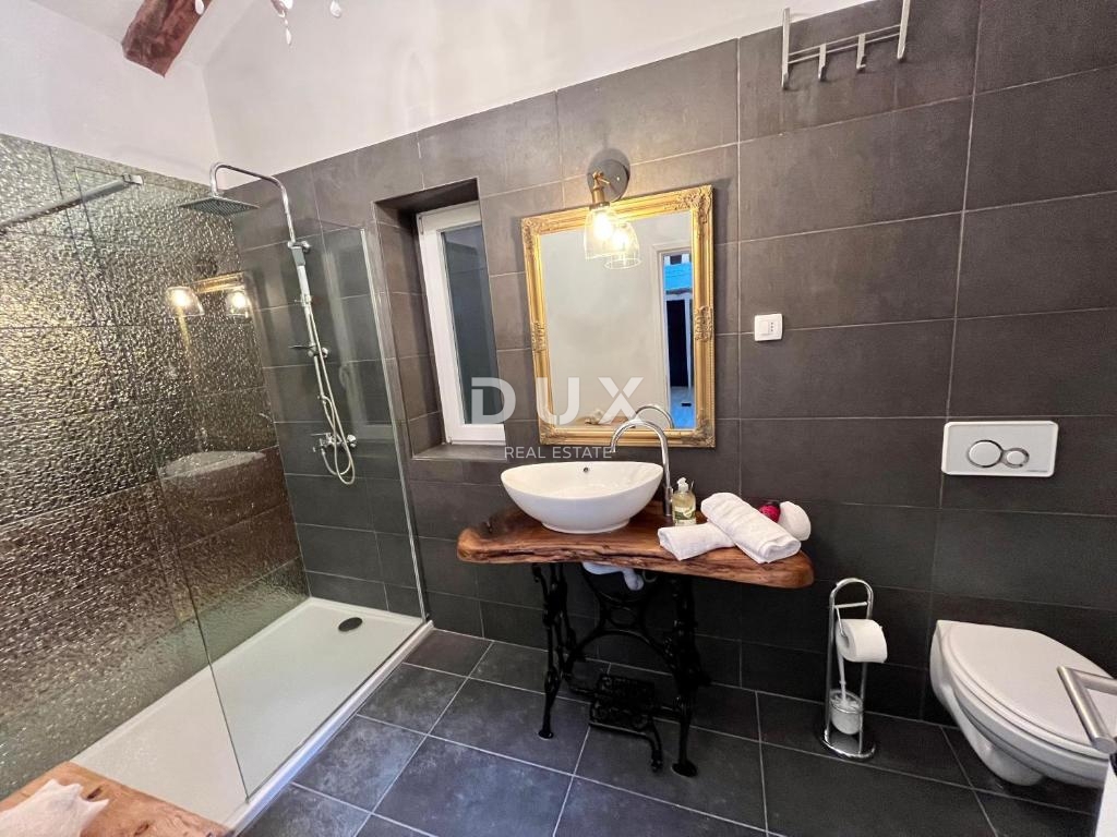 RIJEKA, CENTER - Prostorno in moderno opremljeno stanovanje s pogledom na morje na atraktivni lokaciji