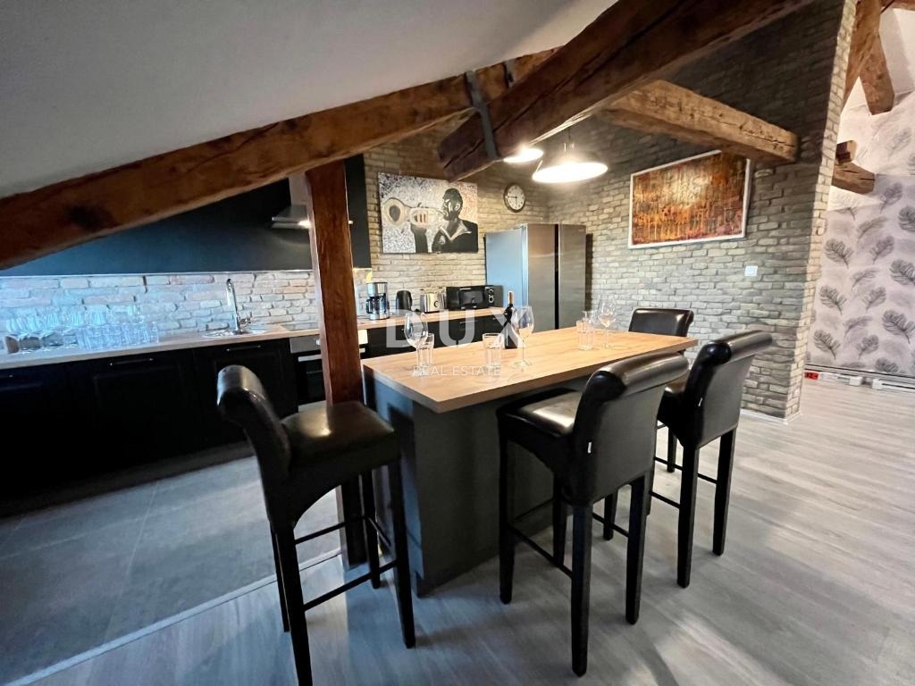 RIJEKA, CENTER - Prostorno in moderno opremljeno stanovanje s pogledom na morje na atraktivni lokaciji