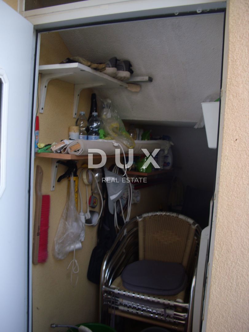 OTOK KRK, MESTO KRK - Apartma 2 spalnici + dnevna soba z vrtom 53 m2