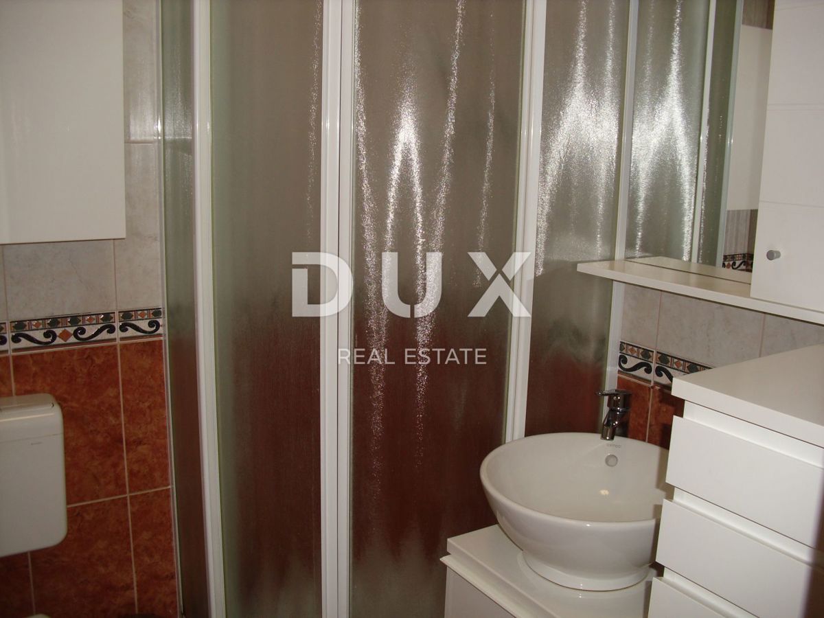 OTOK KRK, MESTO KRK - Apartma 2 spalnici + dnevna soba z vrtom 53 m2