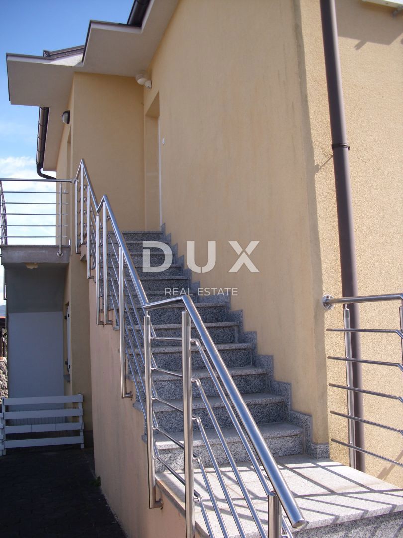 OTOK KRK, MESTO KRK - Apartma 2 spalnici + dnevna soba z vrtom 53 m2