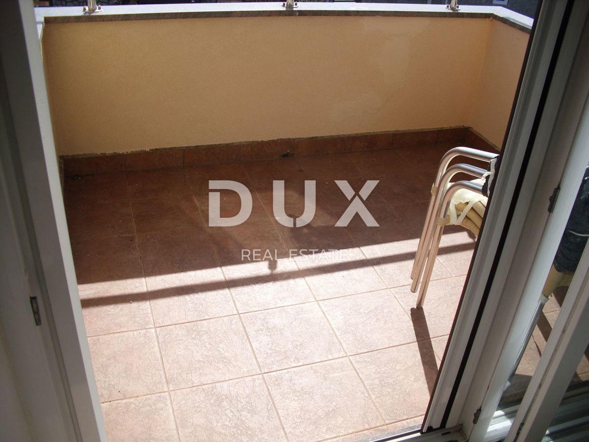 OTOK KRK, MESTO KRK - Apartma 2 spalnici + dnevna soba z vrtom 53 m2