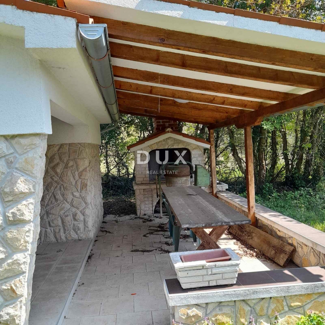 ISTRA, LABIN - samostojna hiša z garažo in gospodarskim poslopjem