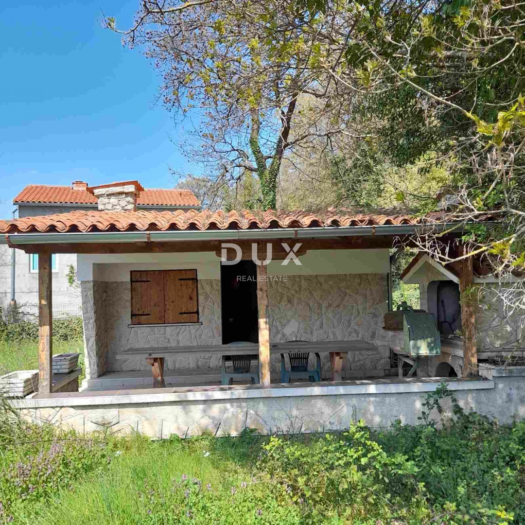 ISTRA, LABIN - samostojna hiša z garažo in gospodarskim poslopjem