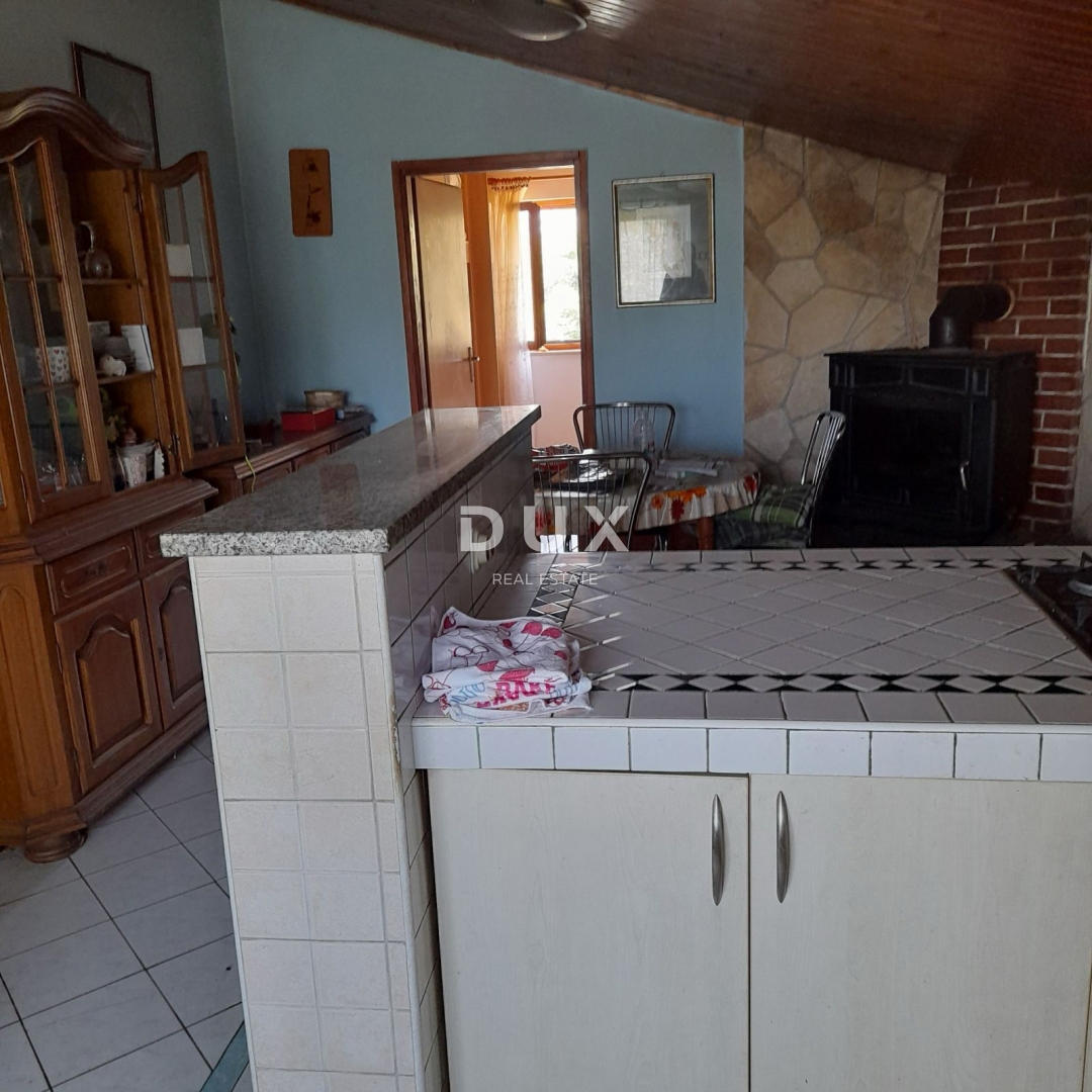 ISTRA, LABIN - samostojna hiša z garažo in gospodarskim poslopjem