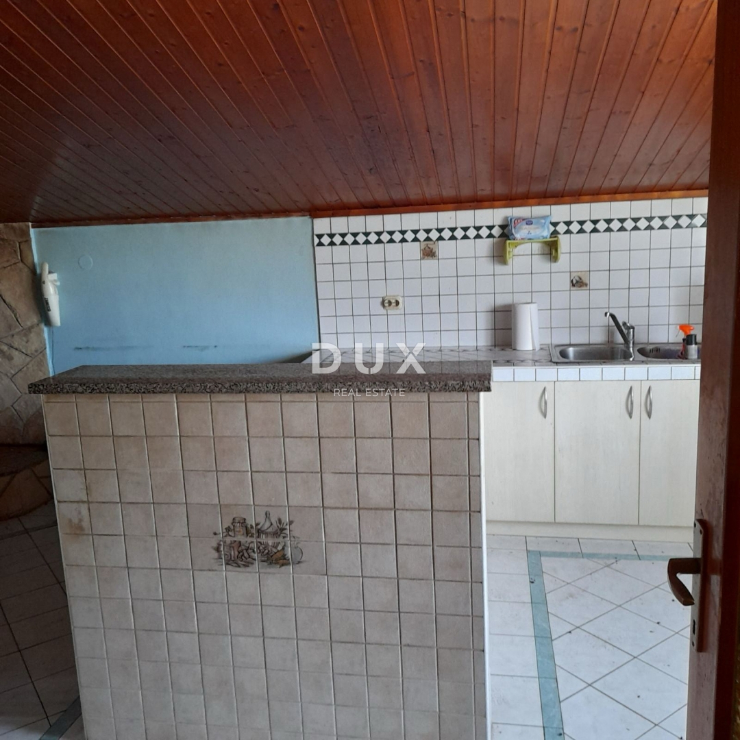 ISTRA, LABIN - samostojna hiša z garažo in gospodarskim poslopjem