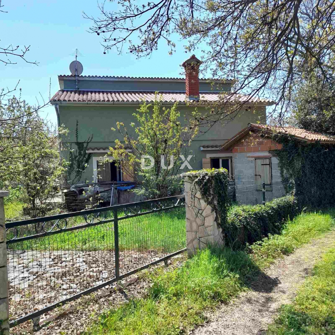 ISTRA, LABIN - samostojna hiša z garažo in gospodarskim poslopjem