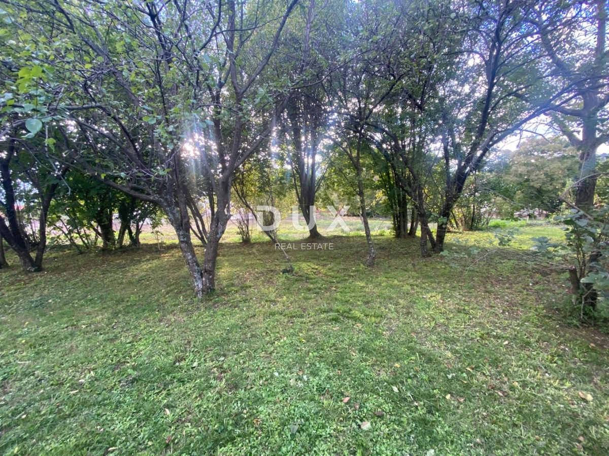 RIJEKA, KASTAV - samostojna hiša in dvoriščni objekt + 761 m2 vrta! PRILOŽNOST!