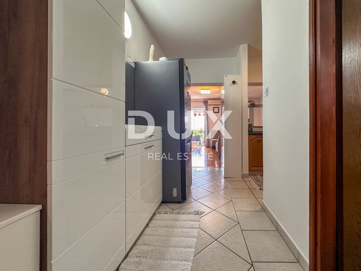 RIJEKA, SRDOČI - SAMO PRI NAS - PRILOŽNOST - 2 spalnici + dnevna soba, 68m2, loggia, razgled