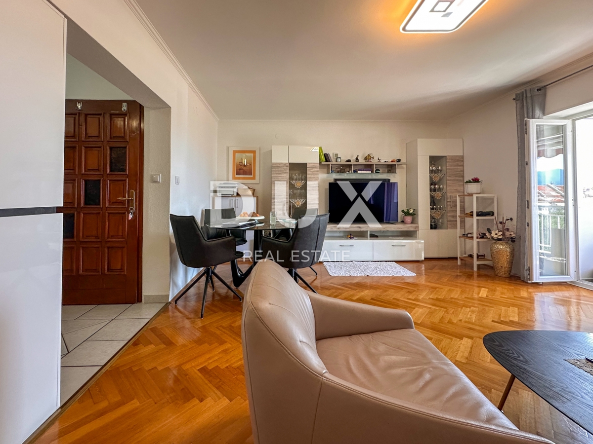 RIJEKA, SRDOČI - SAMO PRI NAS - PRILOŽNOST - 2 spalnici + dnevna soba, 68m2, loggia, razgled