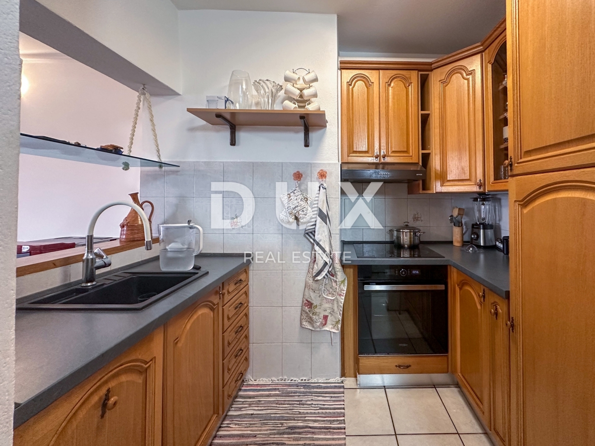 RIJEKA, SRDOČI - SAMO PRI NAS - PRILOŽNOST - 2 spalnici + dnevna soba, 68m2, loggia, razgled