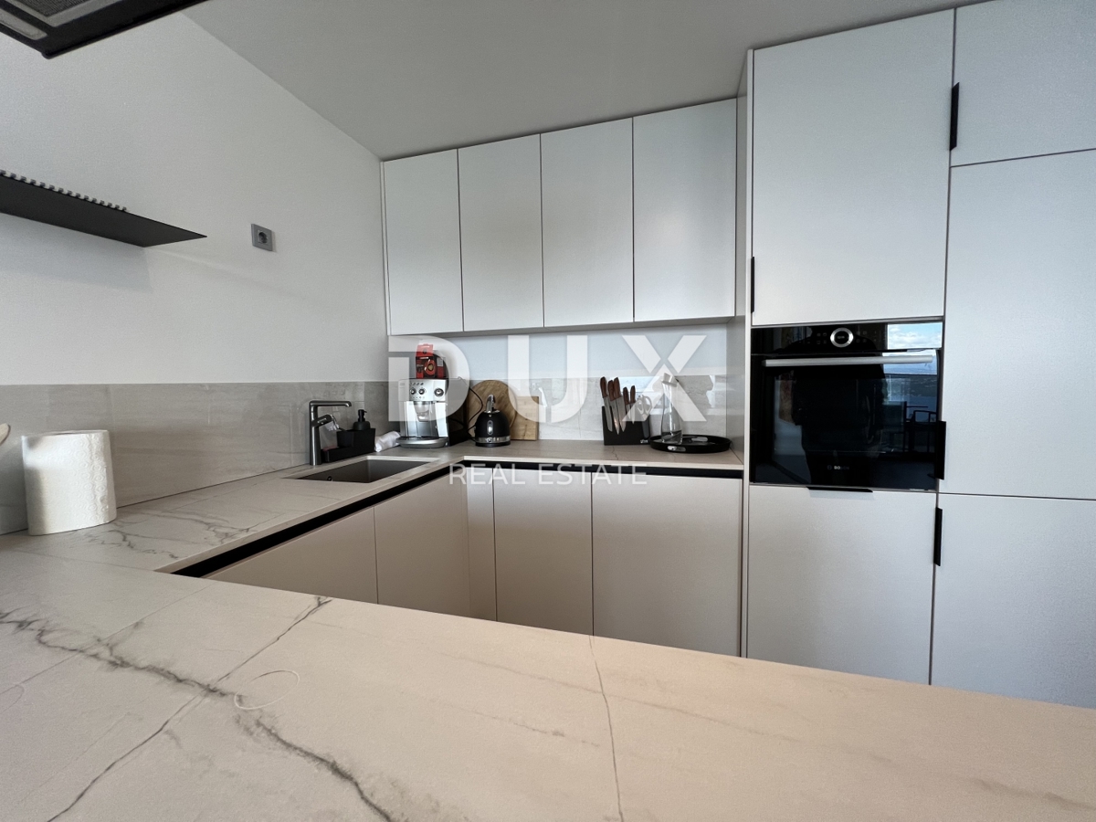 OPATIJA, LOVRAN – ekskluzivno stanovanje s panoramskim razgledom in bazenom