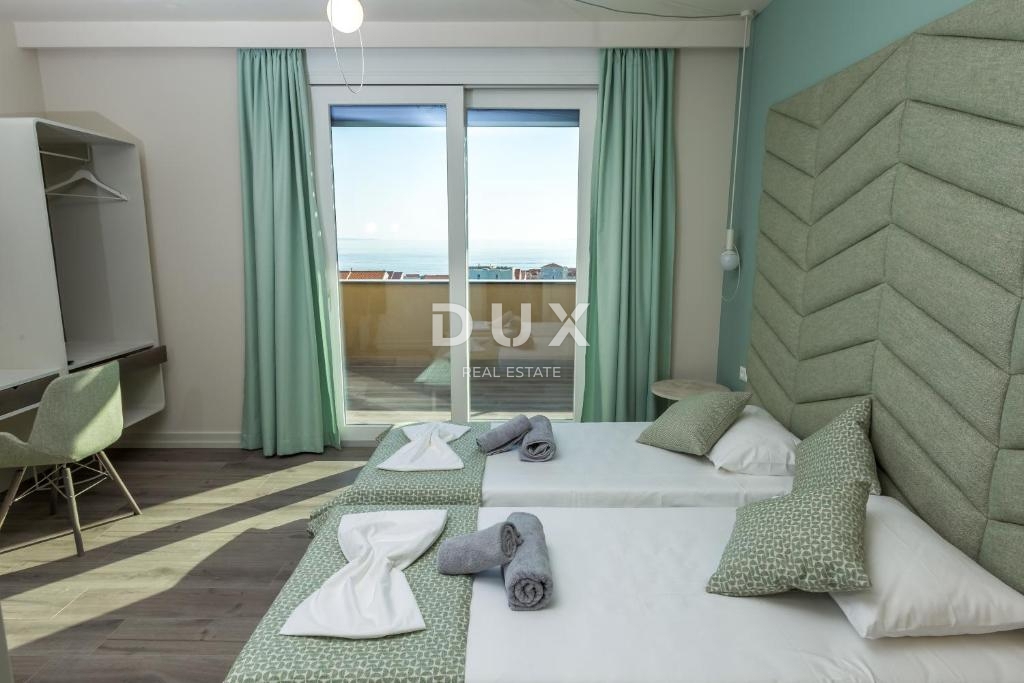 OTOK PAG, NOVALJA - Odlična naložba: luksuzna vila z bazenom in pogledom na morje