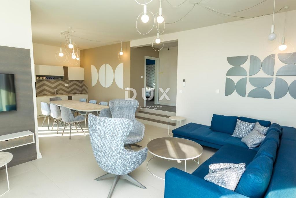 OTOK PAG, NOVALJA - Odlična naložba: luksuzna vila z bazenom in pogledom na morje