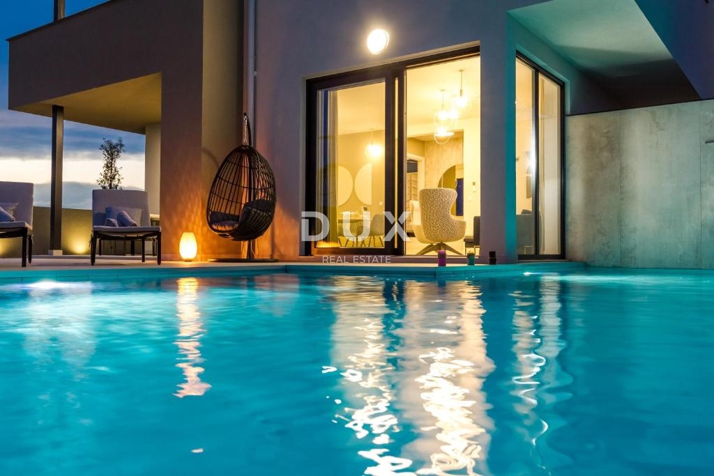 OTOK PAG, NOVALJA - Odlična naložba: luksuzna vila z bazenom in pogledom na morje