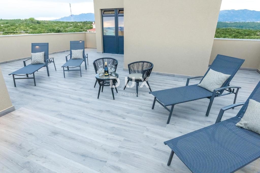 OTOK PAG, NOVALJA - Odlična naložba: luksuzna vila z bazenom in pogledom na morje