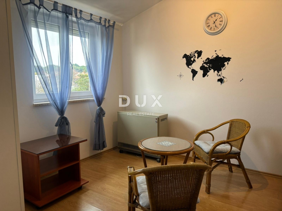 ISTRA, PULA - Dvostanovanjsko stanovanje s teraso v bližini centra mesta!