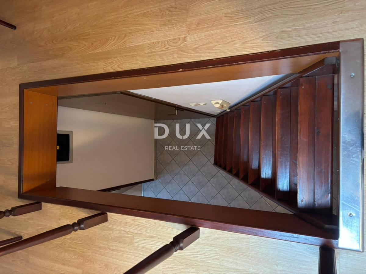 ISTRA, PULA - Dvostanovanjsko stanovanje s teraso v bližini centra mesta!