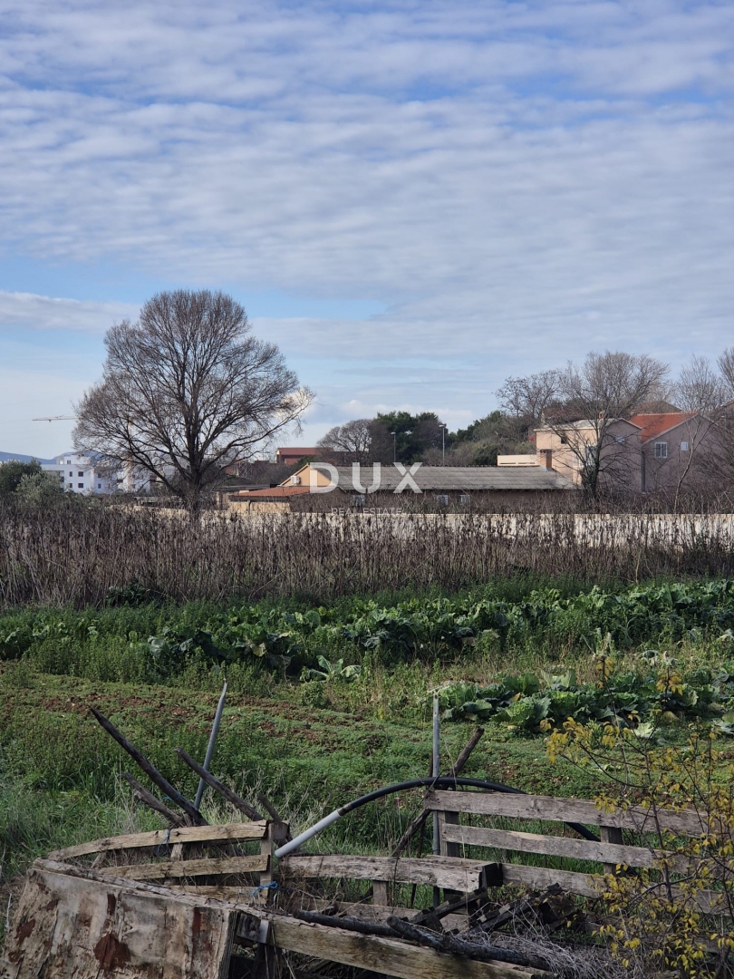 ZADAR, SINJORETOVO - Gradbeno zemljišče z idejnim projektom