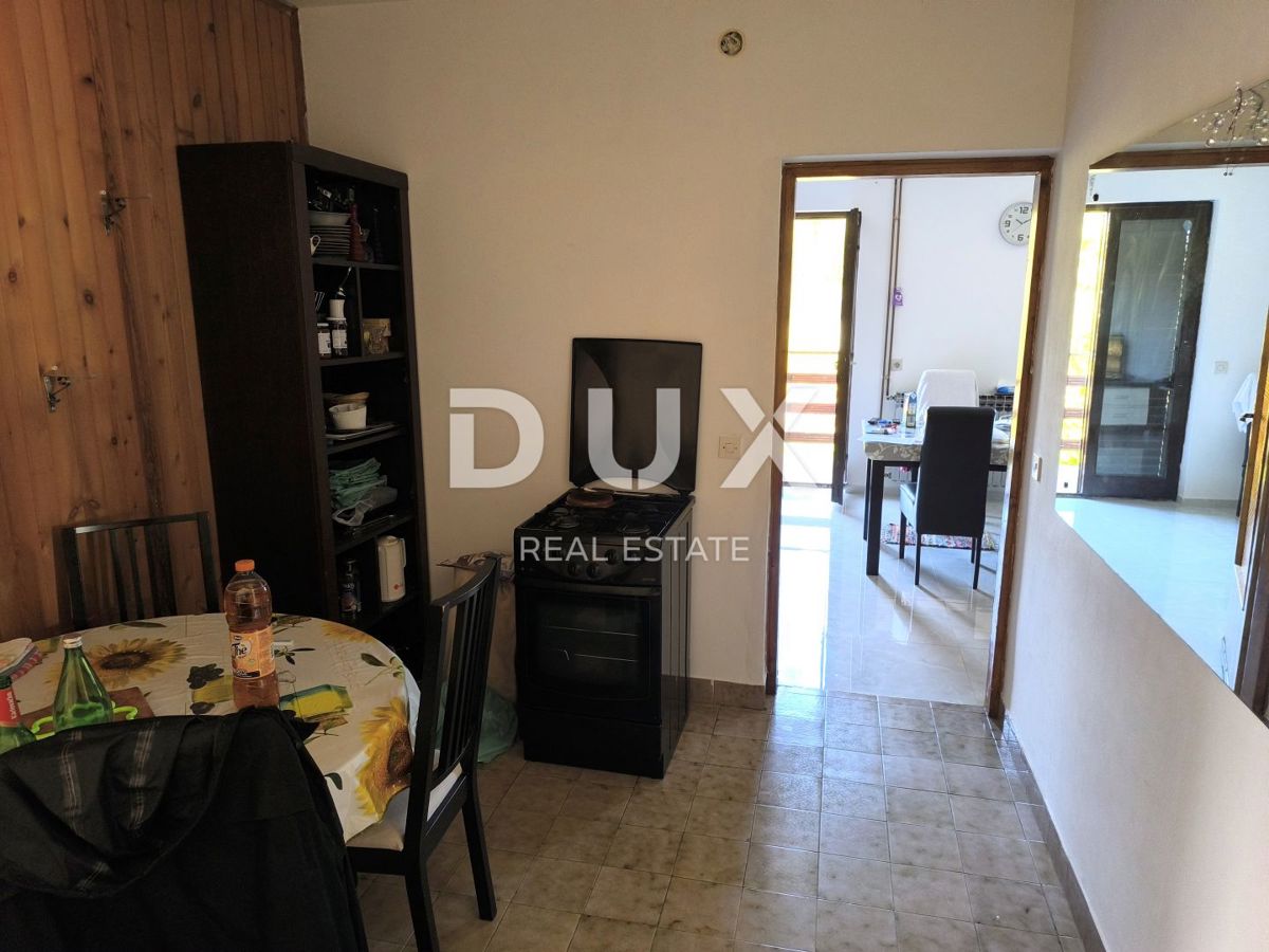 ISTRA, PULA - Dvostanovanjsko stanovanje z vrtom in garažo v bližini plaže