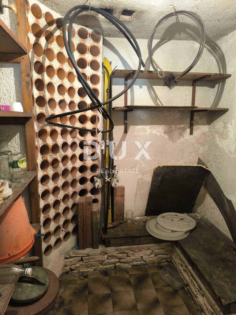 ISTRA, PULA - Dvostanovanjsko stanovanje z vrtom in garažo v bližini plaže