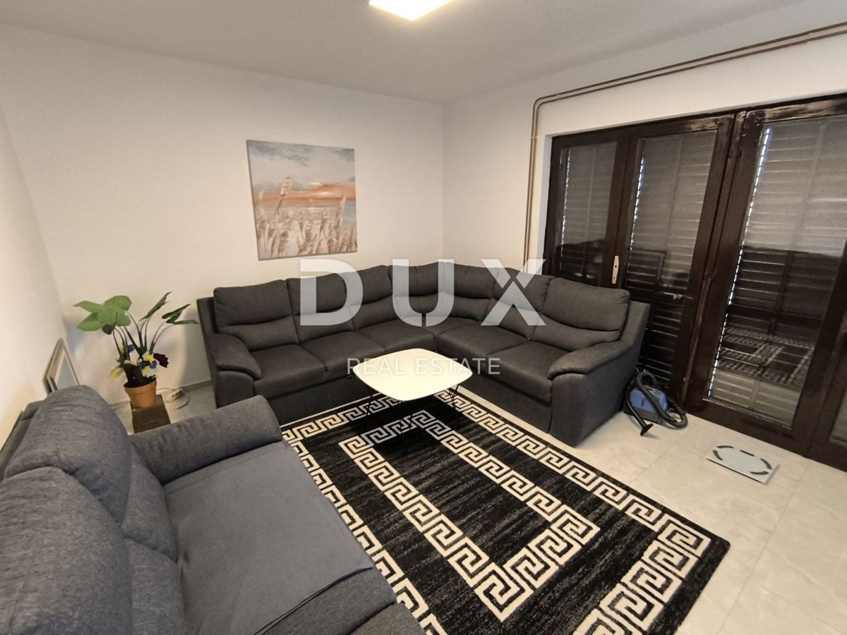 ISTRA, PULA - Dvostanovanjsko stanovanje z vrtom in garažo v bližini plaže