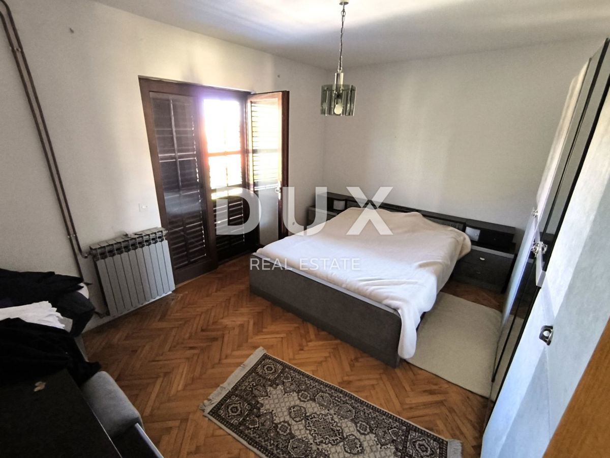 ISTRA, PULA - Dvostanovanjsko stanovanje z vrtom in garažo v bližini plaže