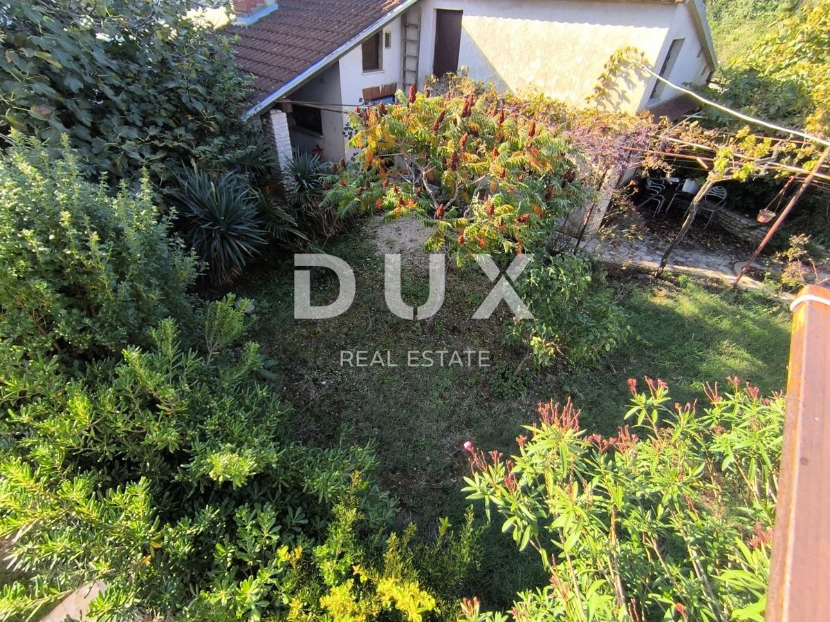 ISTRA, PULA - Dvostanovanjsko stanovanje z vrtom in garažo v bližini plaže