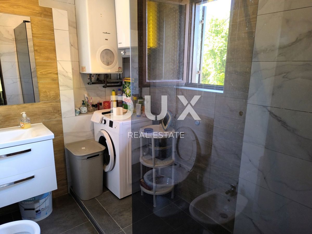 ISTRA, PULA - Dvostanovanjsko stanovanje z vrtom in garažo v bližini plaže