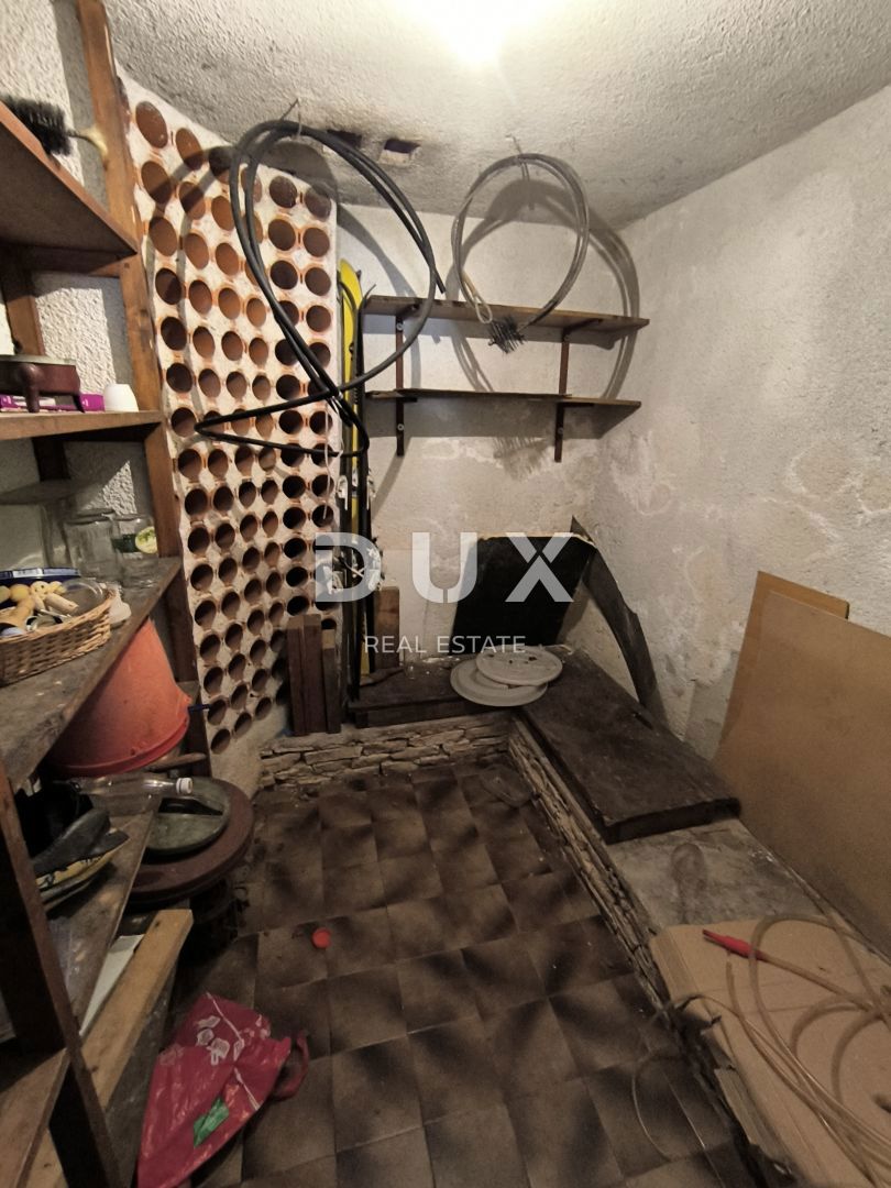 ISTRA, PULA - Dvostanovanjsko stanovanje z vrtom in garažo v bližini plaže