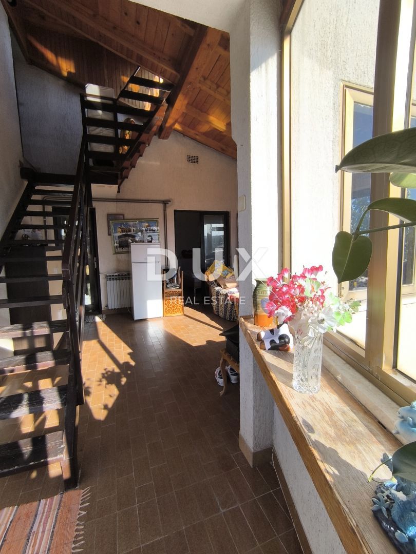 ISTRA, PULA - Dvostanovanjsko stanovanje z vrtom in garažo v bližini plaže