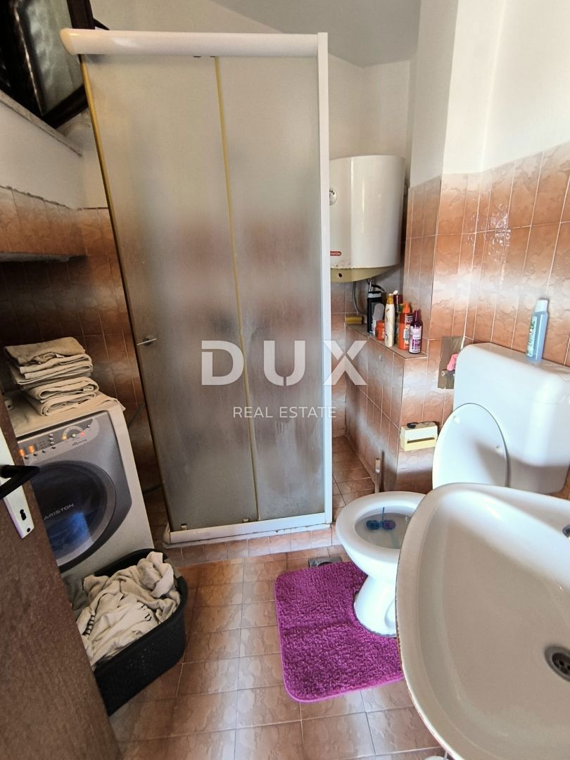 ISTRA, PULA - Dvostanovanjsko stanovanje z vrtom in garažo v bližini plaže