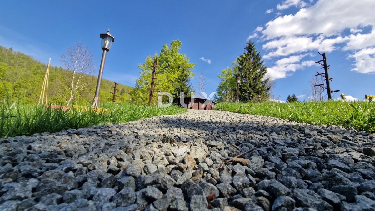 GORSKI KOTAR, VRATA - Topla gorska koča v osrčju narave, 260 m2