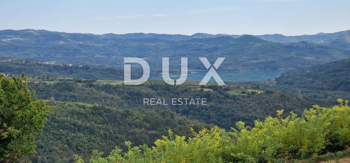ISTRA, MOTOVUN - Veliko posestvo 170.000 m2, najlepši razgled v Istri - jezero Butoniga, Učka, Ćićarija, Motovun in Motovunski gozd tartufov!