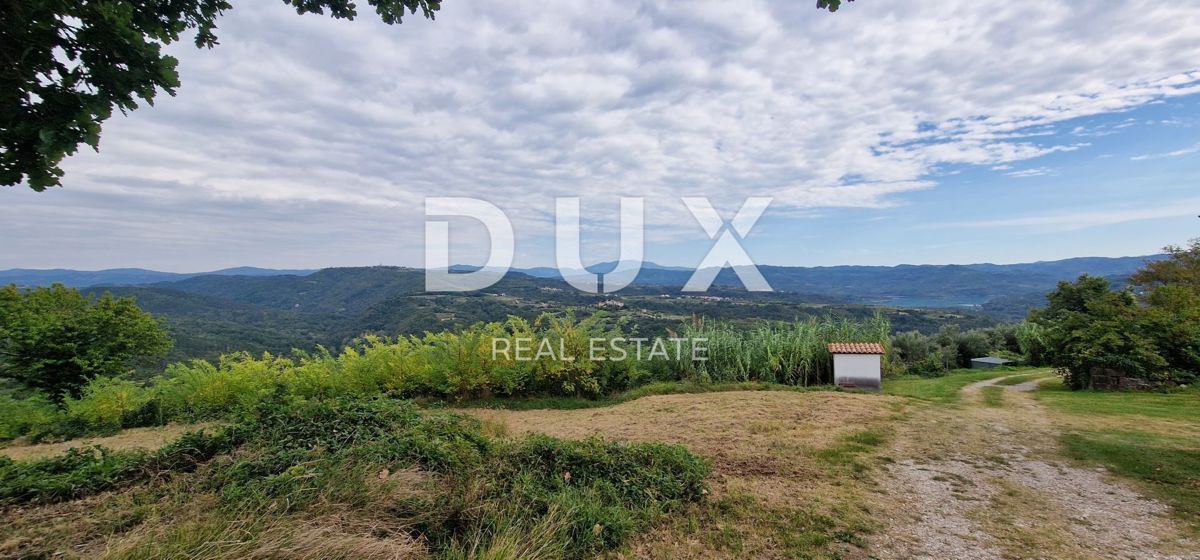 ISTRA, MOTOVUN - Veliko posestvo 170.000 m2, najlepši razgled v Istri - jezero Butoniga, Učka, Ćićarija, Motovun in Motovunski gozd tartufov!