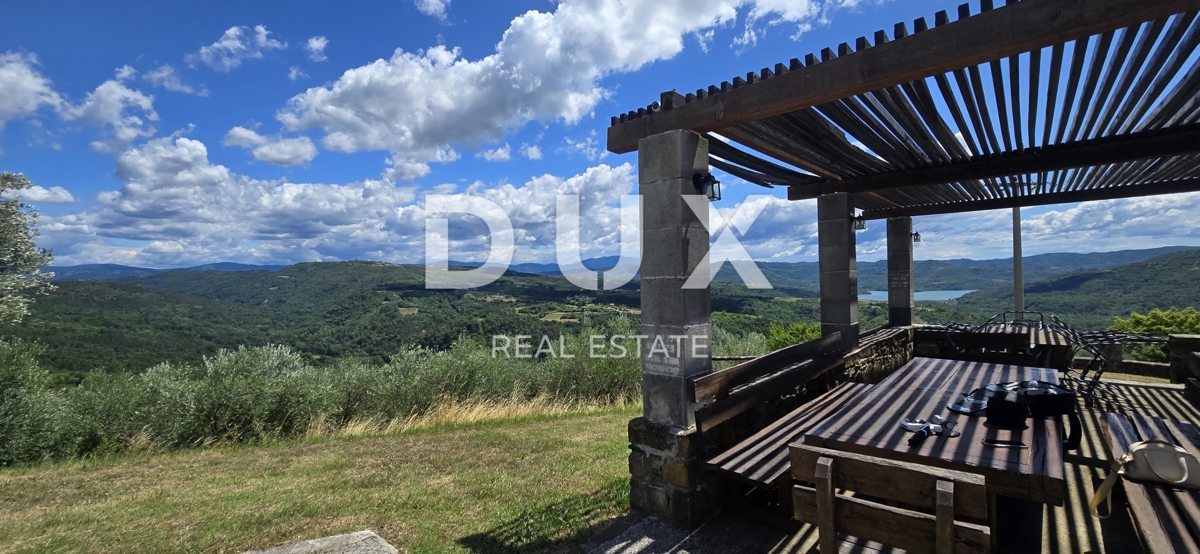 ISTRA, MOTOVUN - Veliko posestvo 170.000 m2, najlepši razgled v Istri - jezero Butoniga, Učka, Ćićarija, Motovun in Motovunski gozd tartufov!