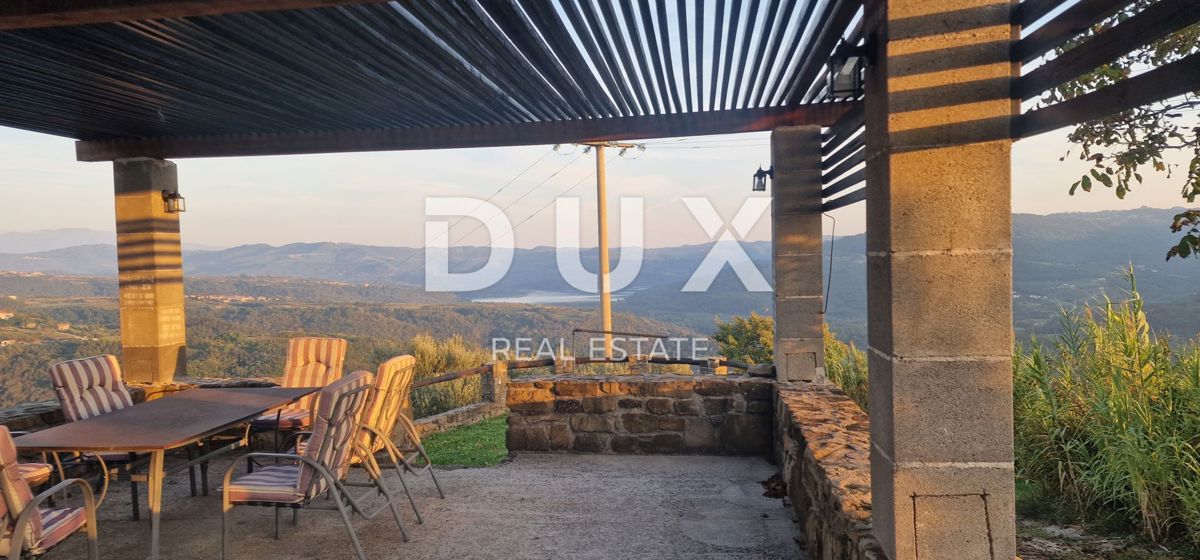 ISTRA, MOTOVUN - Veliko posestvo 170.000 m2, najlepši razgled v Istri - jezero Butoniga, Učka, Ćićarija, Motovun in Motovunski gozd tartufov!